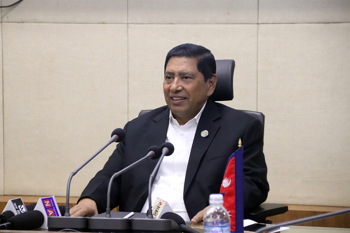 शरणार्थी प्रकरण : गृहमन्त्री श्रेष्ठ भन्छन्– मलाई अहिलेसम्म शीर्ष नेताहरूको साथ छ